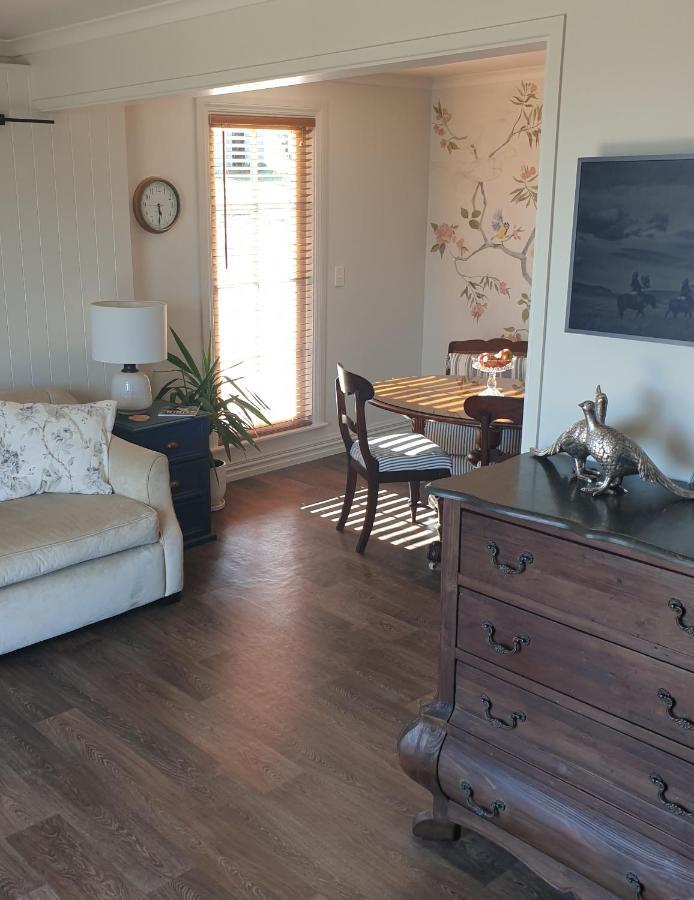 Blue Bell Cottage. Serene luxury farmstead Lower Moutere Extérieur photo