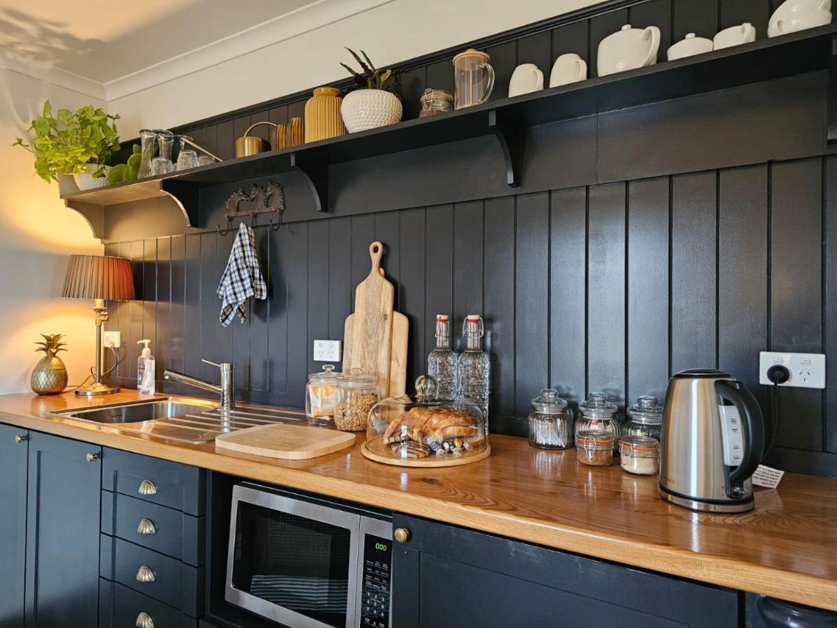 Blue Bell Cottage. Serene luxury farmstead Lower Moutere Extérieur photo