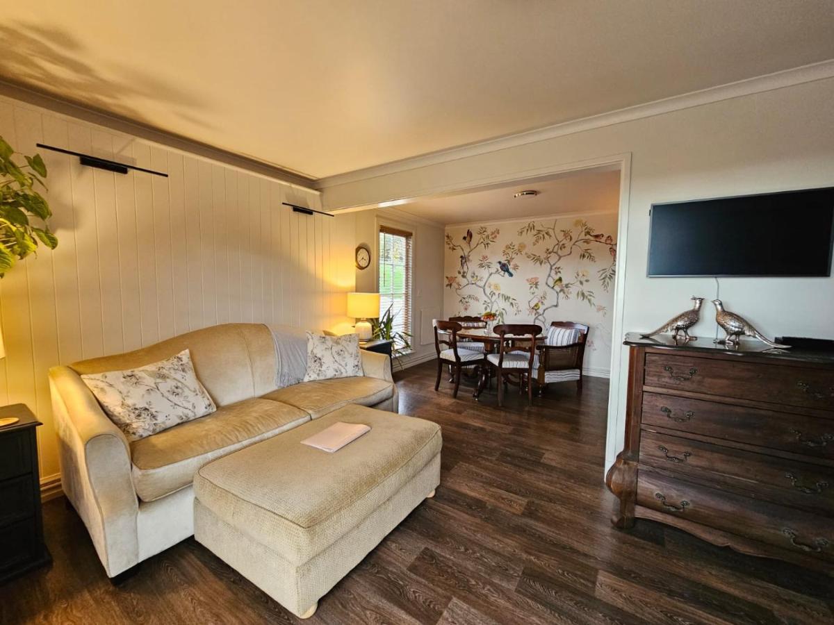 Blue Bell Cottage. Serene luxury farmstead Lower Moutere Extérieur photo