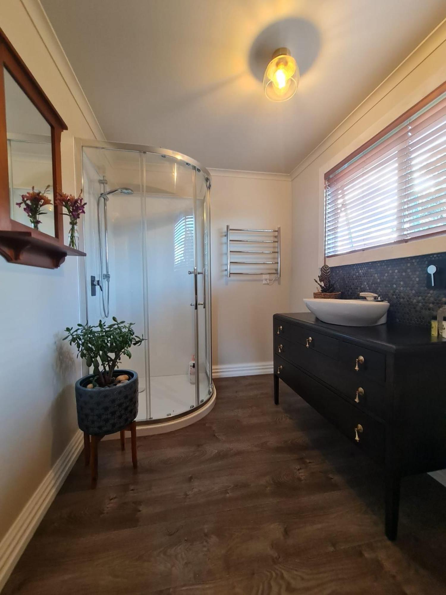 Blue Bell Cottage. Serene luxury farmstead Lower Moutere Chambre photo